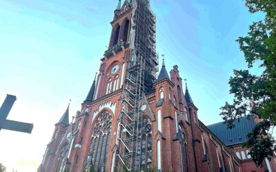 Remont wschodniej strony wieży kościoła